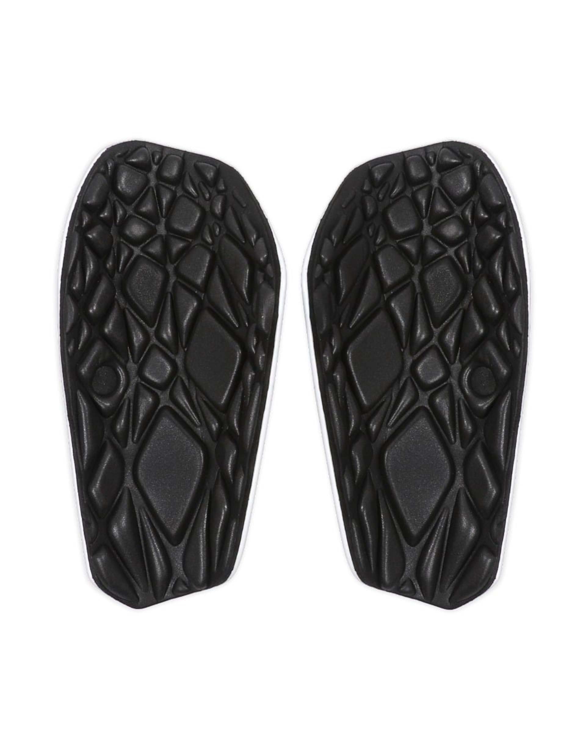 LFC Youth Shinguards สีขาวและสีดำ - Image 3