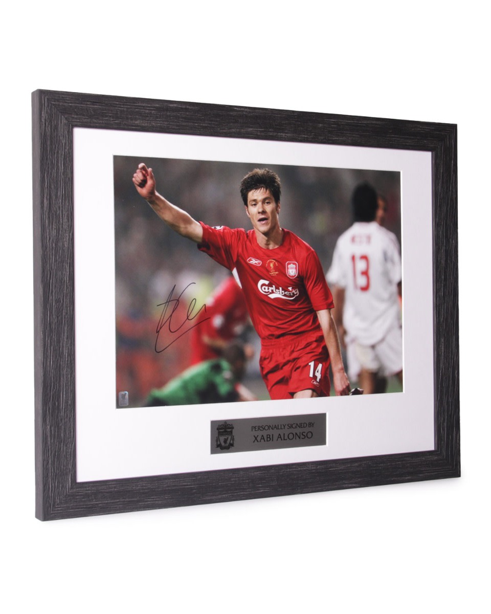 LFC Signeret Xabi Alonso Image - Image 2