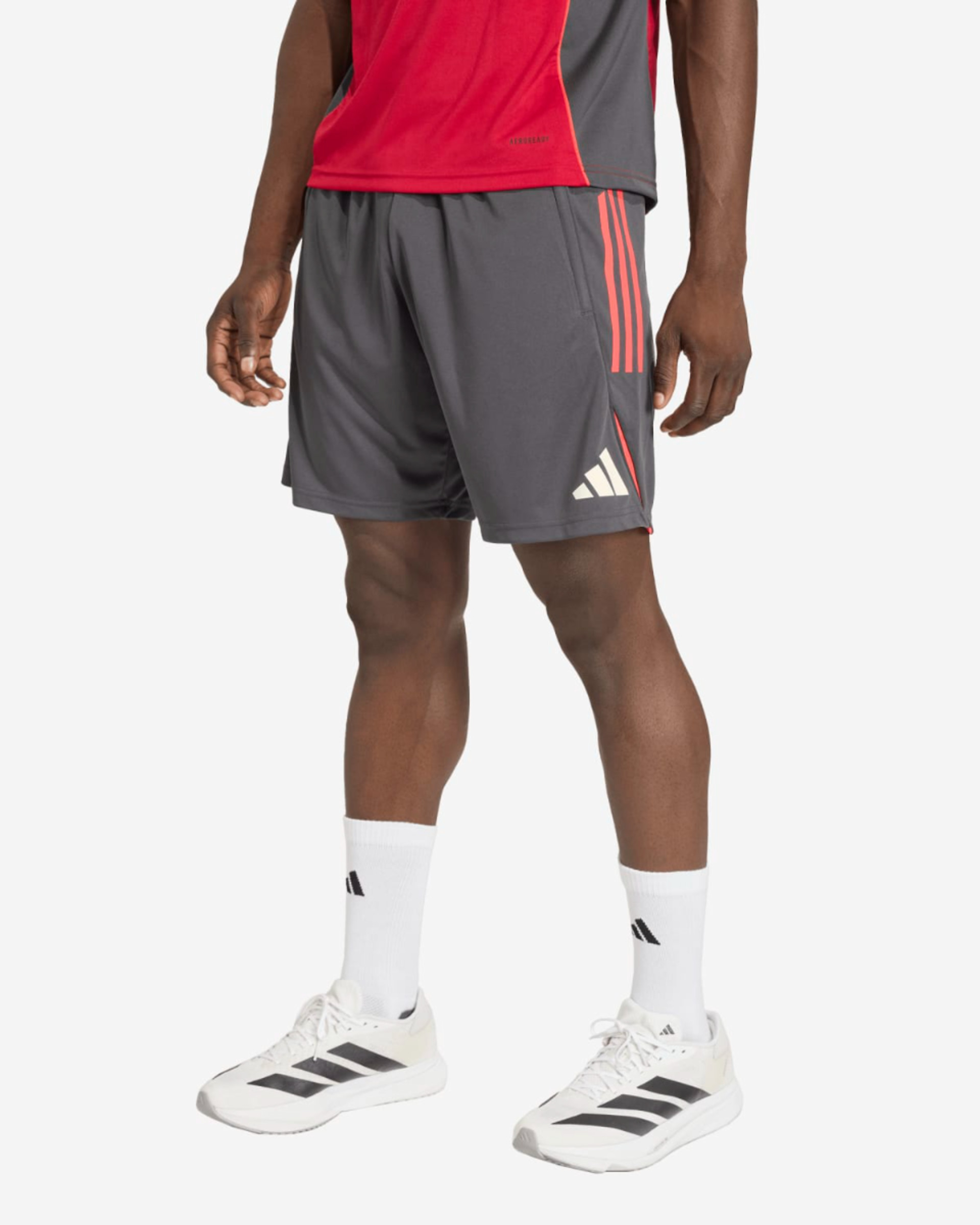 กางเกงขาสั้นเทรนนิ่งบุรุษ 25/26 รุ่น LFC adidas - Image 1