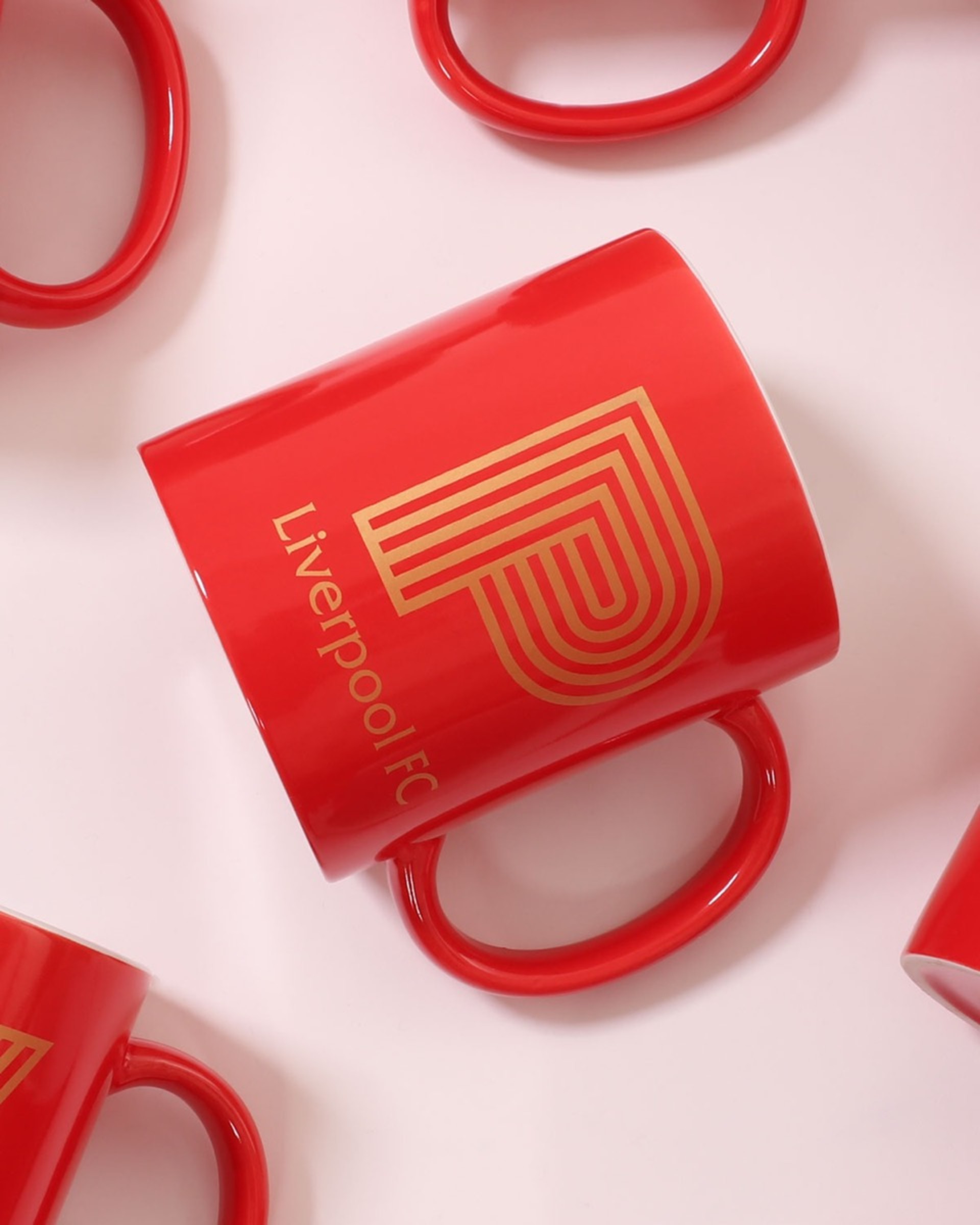 Taza LFC con letra P - Image 4