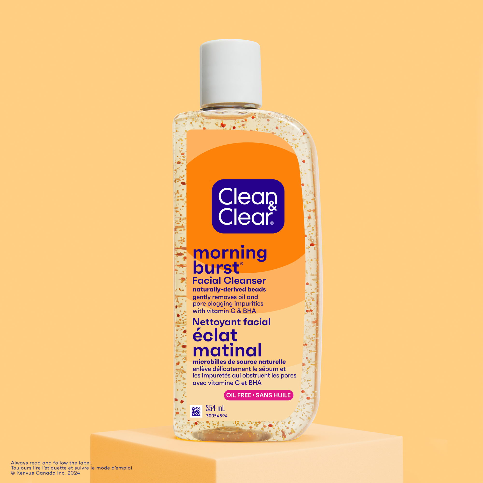 Vue de face de la nouvelle bouteille transparente du nettoyant pour le visage CLEAN & CLEAR® MORNING BURST®