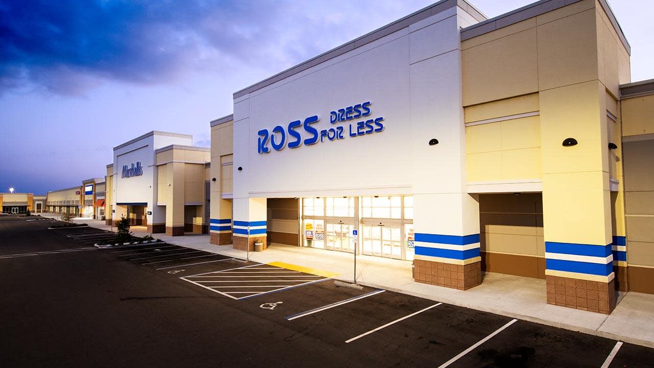 Main entrance of a Ross tore