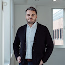 Headshot of Tomas Hollingsworth