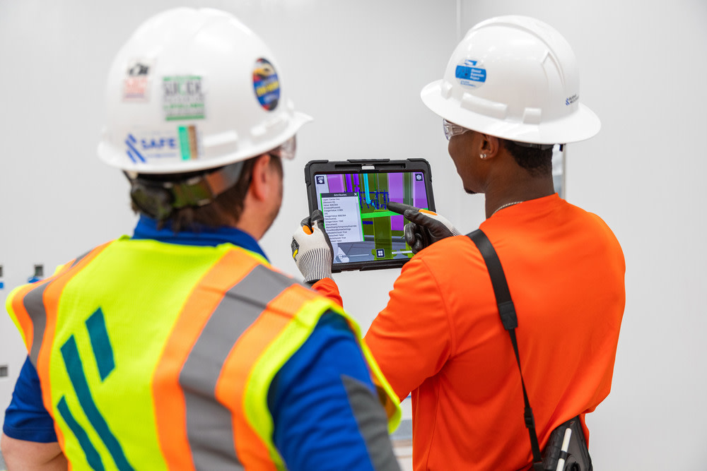 Burns and McDonnell Employees leveraging BIM and iPads