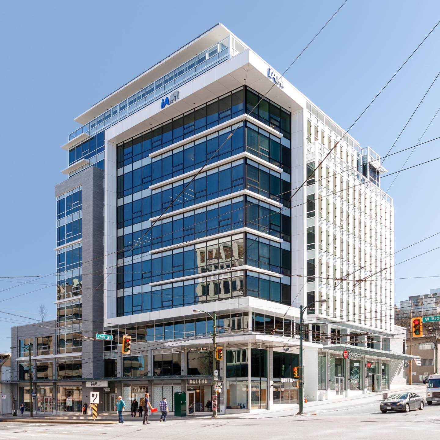 AxiomBuilders_hero_CA_2560x1440