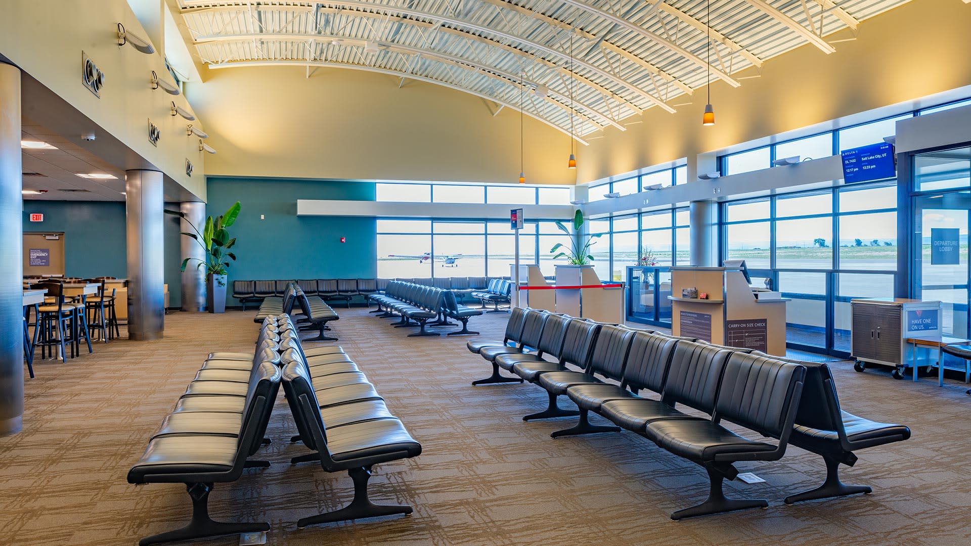 Airport's waiting room