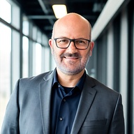 Headshot of Michael Carr
