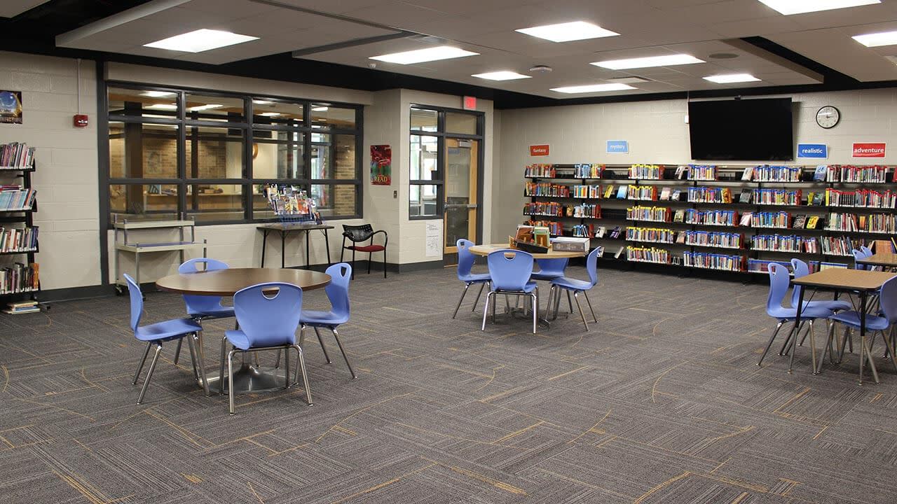 Fort Wayne School's students lounge