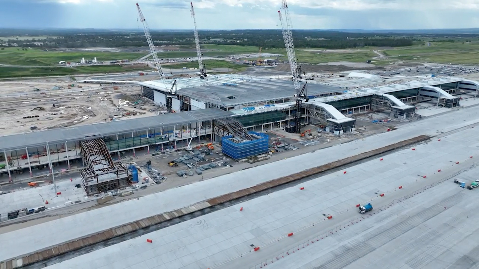 Aerial image of Western Sydney International Airport under construction