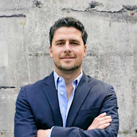 headshot of rene elizondo