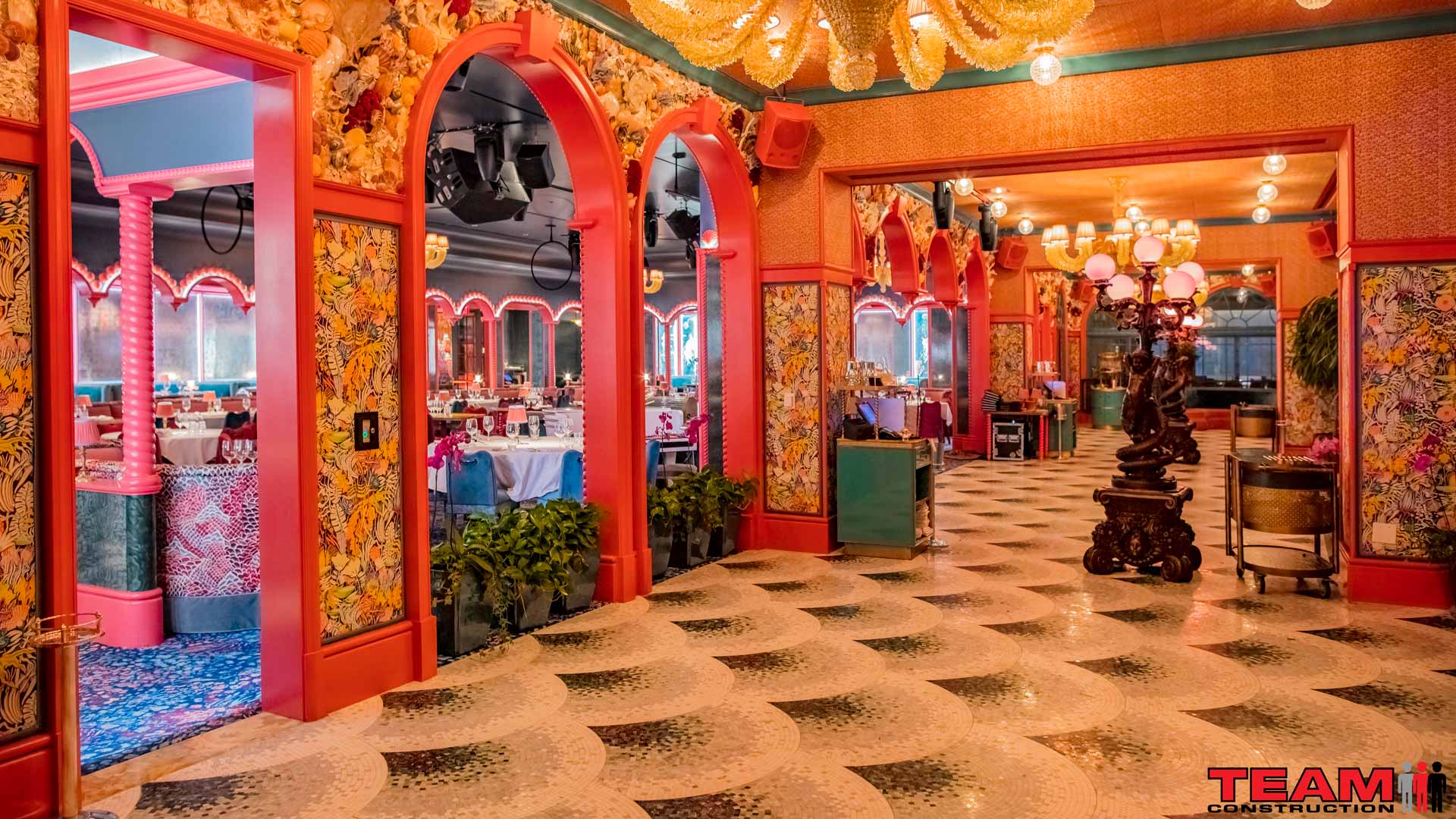 Restaurant's entrance hall