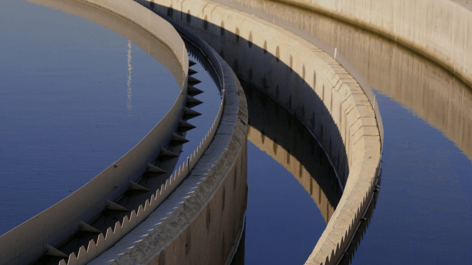 large abstract image of a fountain