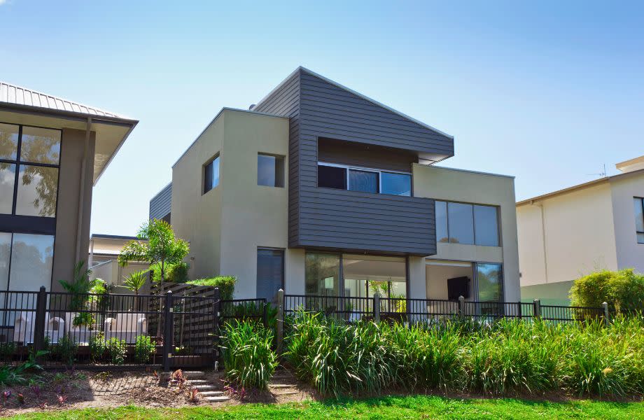 Modern suburban homes in Australia to illustrate 2024 PropTrack report article.