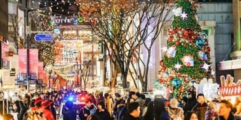 Melbourne's Healeys Lane has been an unofficial Koreatown to many Melburnians supported by festivals like the Little Korea Street Food Christmas Festival.