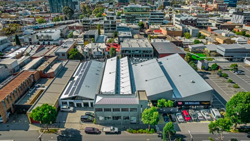 The 3500sqm block was previously owned by Blazer Clothing founder Peter Murray. 

