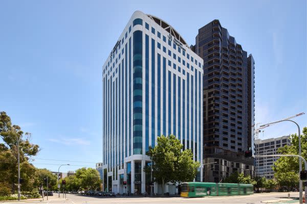 A photo of the tower from across King William Street.