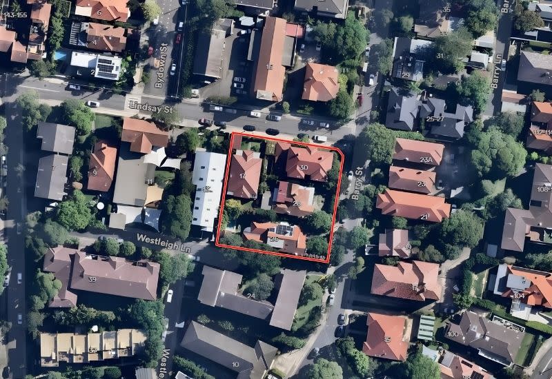 The four-lot Neutral Bay site at 26-28 Barry Street and 17-19 Lindsay Street, outlined in red.