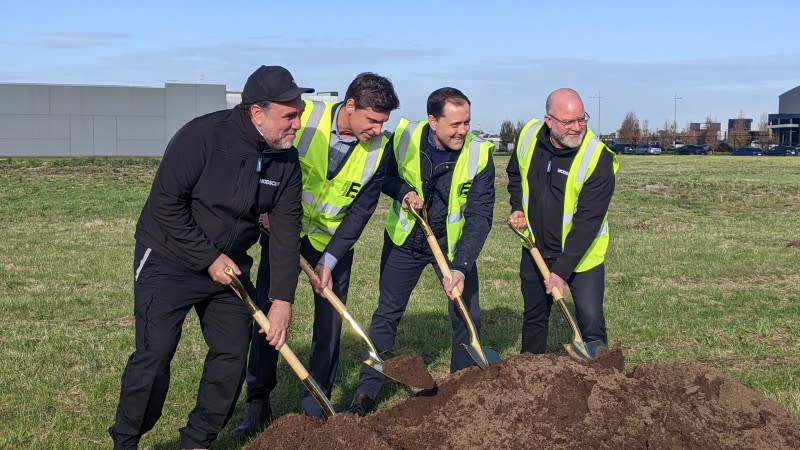 Modscape Director Stefan Seketa, Essendon Fields CEO Brendan Pihan, Essendon Fields Development General Manager Peter Funder and Modscape CEO Yan Grynat the sod turning ceremony for the new facility.