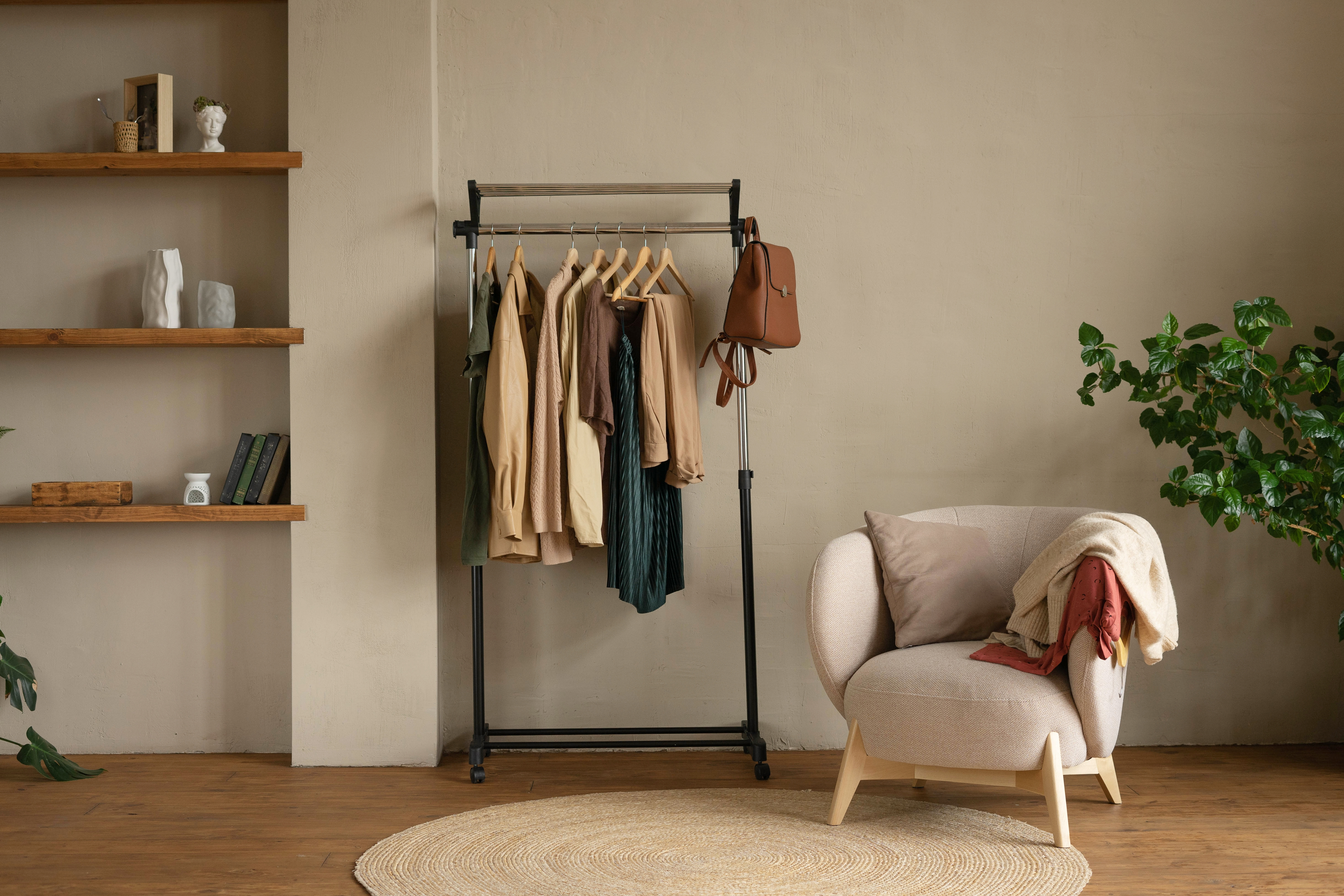 schmale kommode schlafzimmer Dagali 07, Farbe: Eiche / Schwarz, vier Schubladen, eine Tür, zwei Fächer, modern und elegant, Soft-Close Funktion, für Wohnzimmer Stücke und Größe:2 Stücke 43x20x7cm