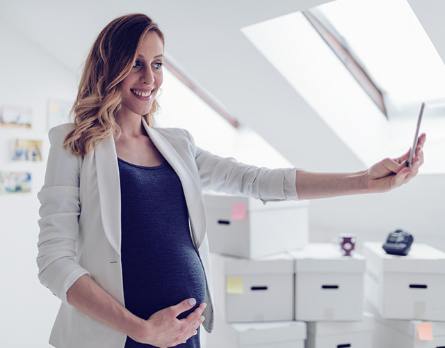 what_does_the_average_woman_spend_on_maternity_wear_header_banner_d_1600x460.jpg