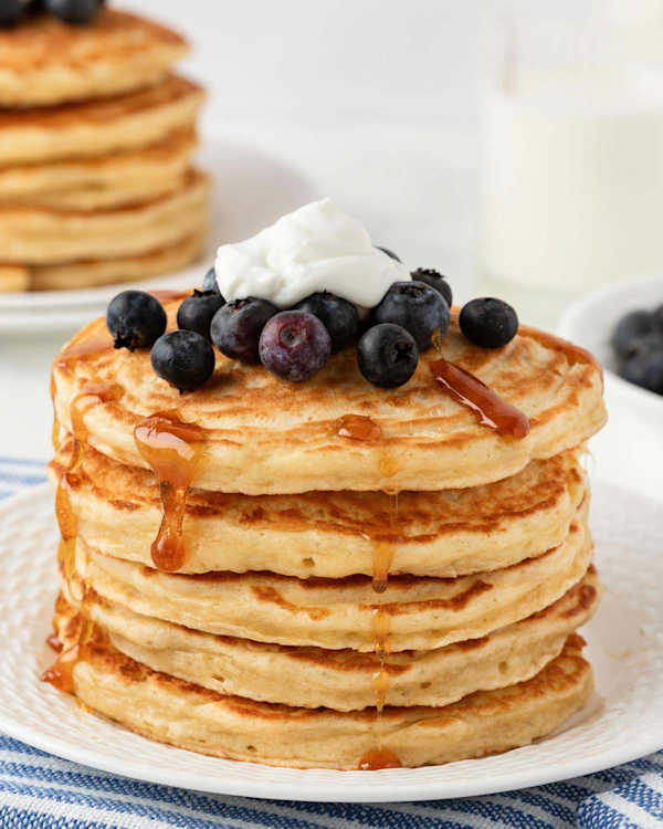 fluffy greek yogurt pancakes