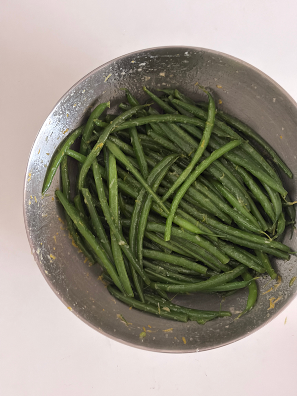 lemon garlic green beans in a bag