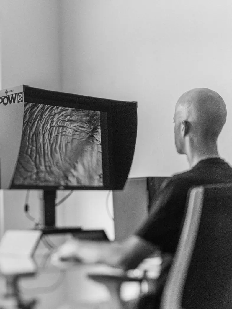 FW24 outdoor photographer Filip Zuan 