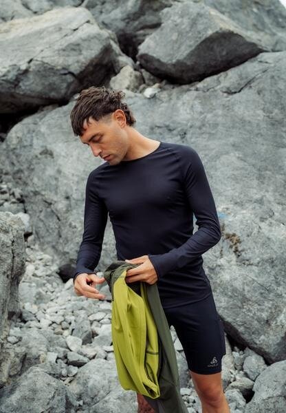 Shopable image active light shirt D