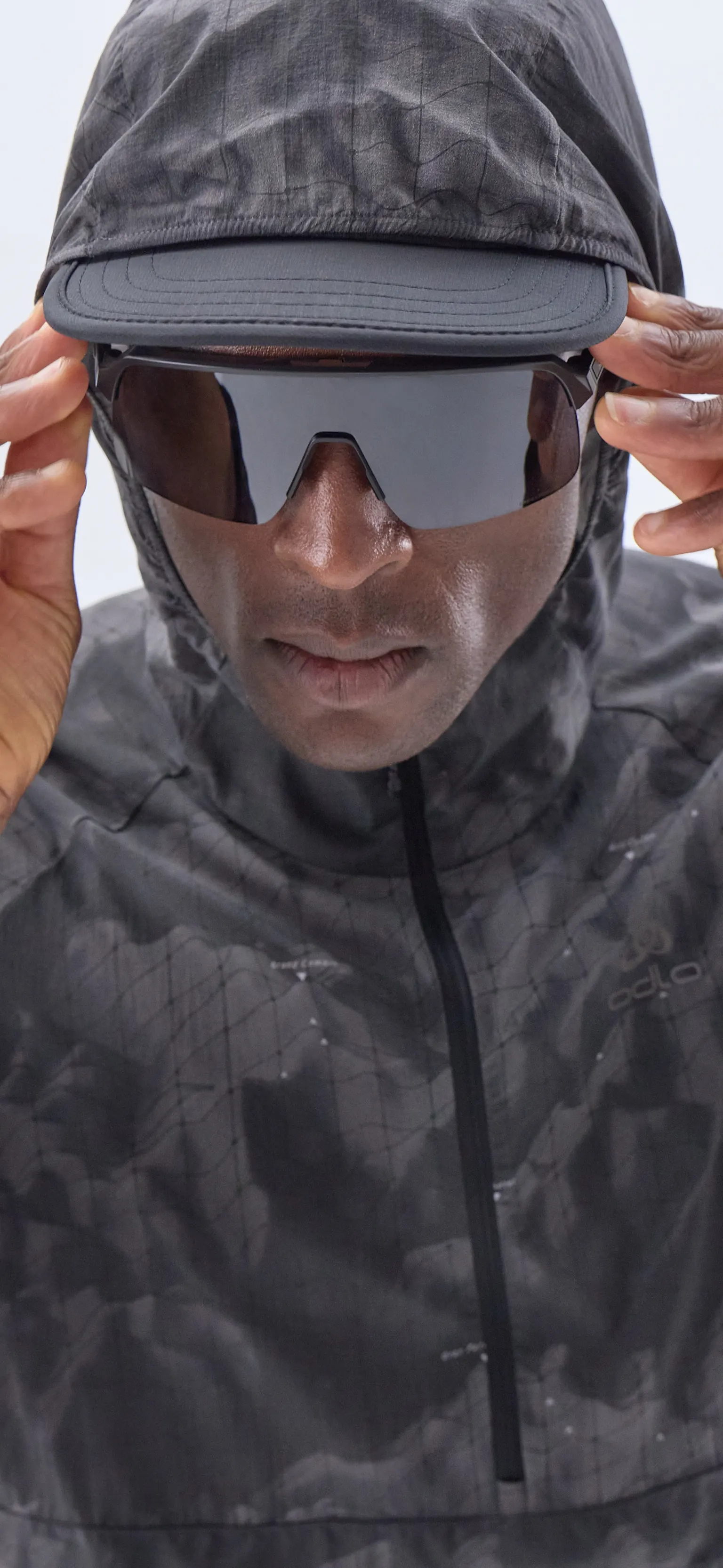 Zeroweight hyper print hooded running anorak men