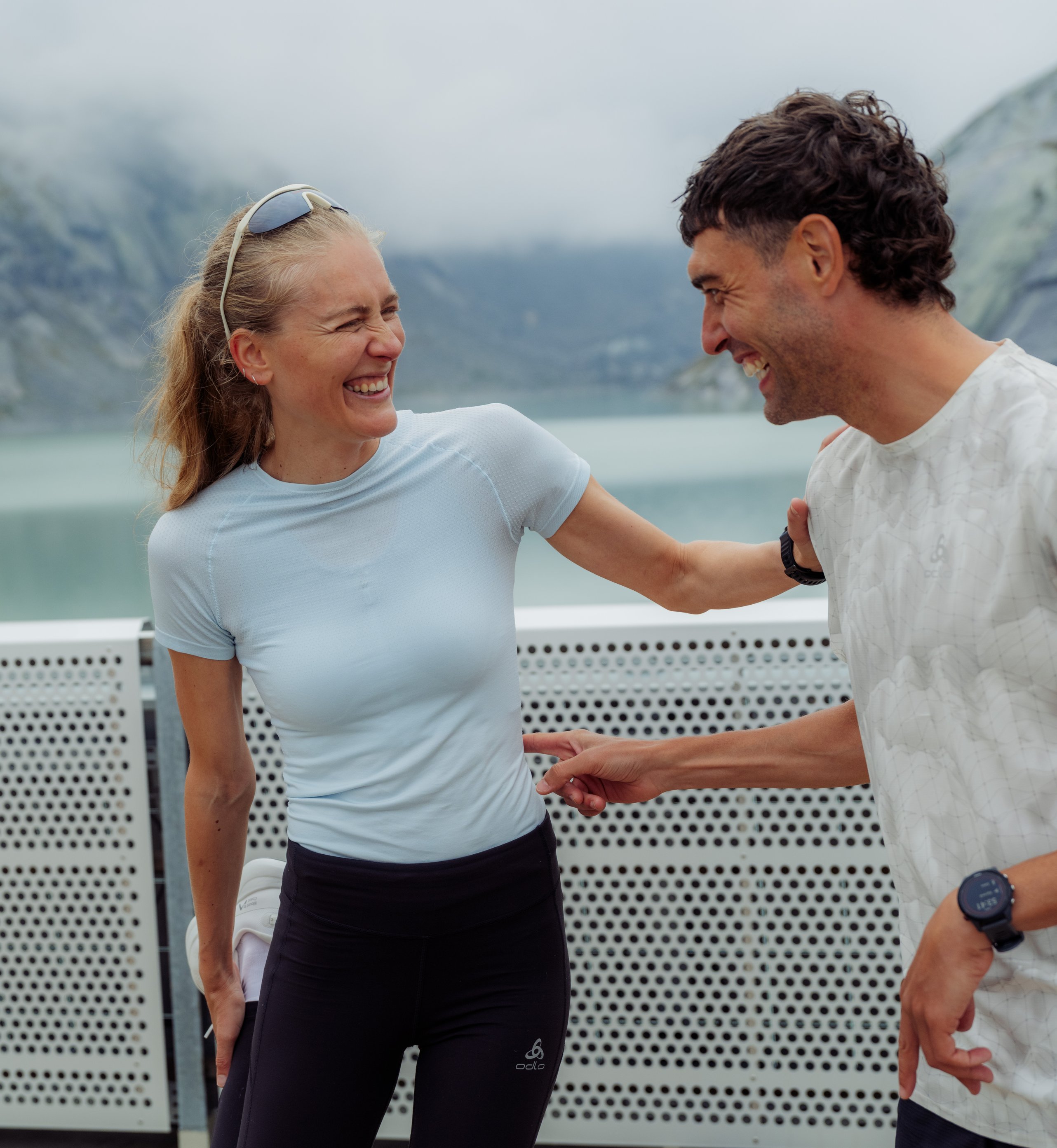 SS26 Half width tout grid Summer Running Guide women in performance x-light base layer and men in chill tec tee