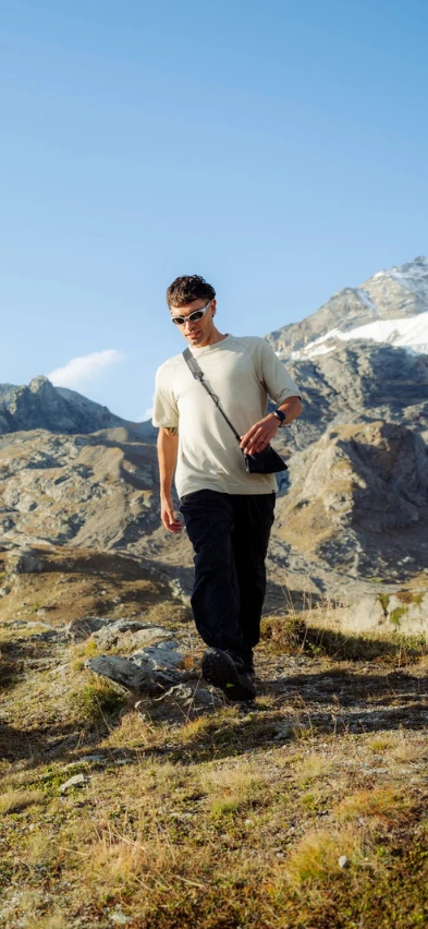 560742 Essentials cargo pants men