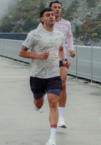 The Zeroweight Chill-Tec print running t-shirt-  Keeps You Cool- SS26