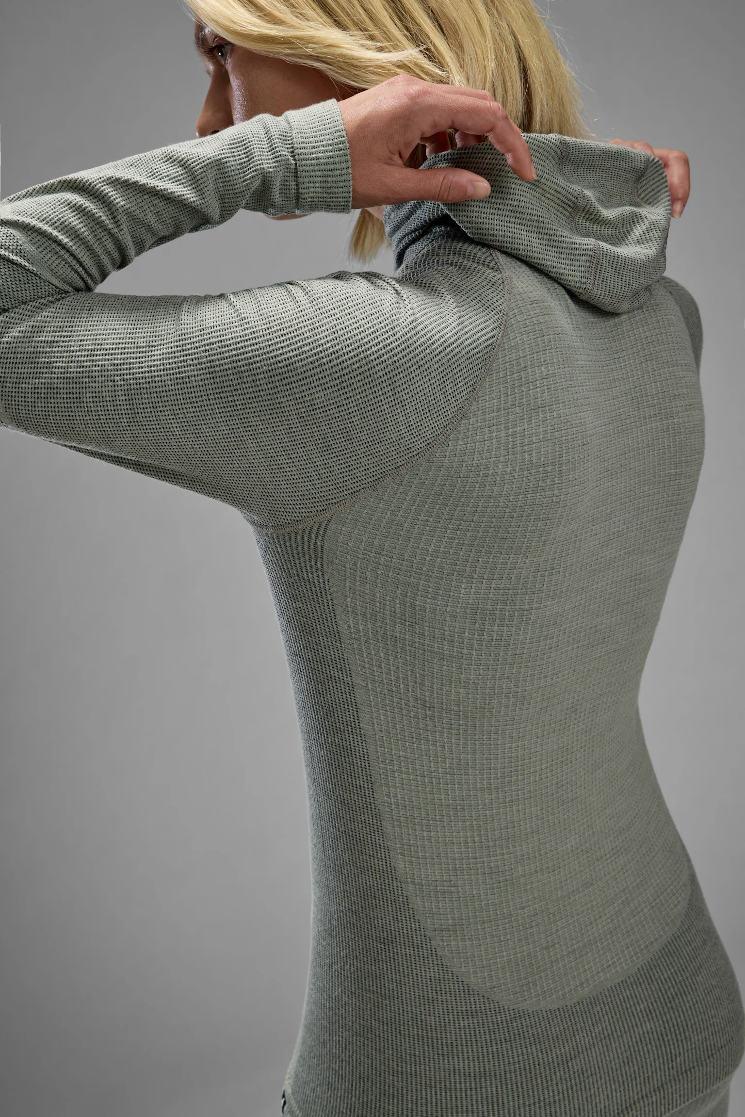 FW25 half width Cross-sell seamless performance wool base layers women