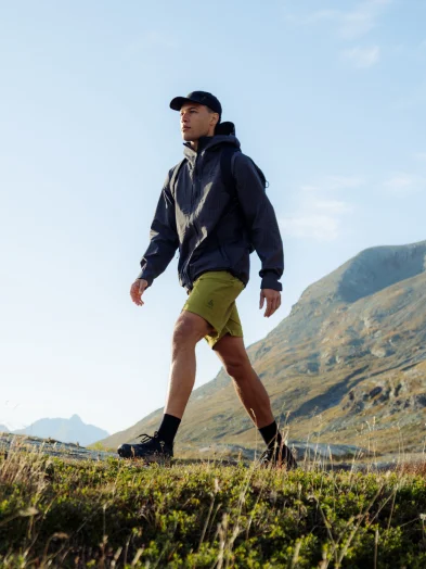 SS26 Hiking Guide - Spring look