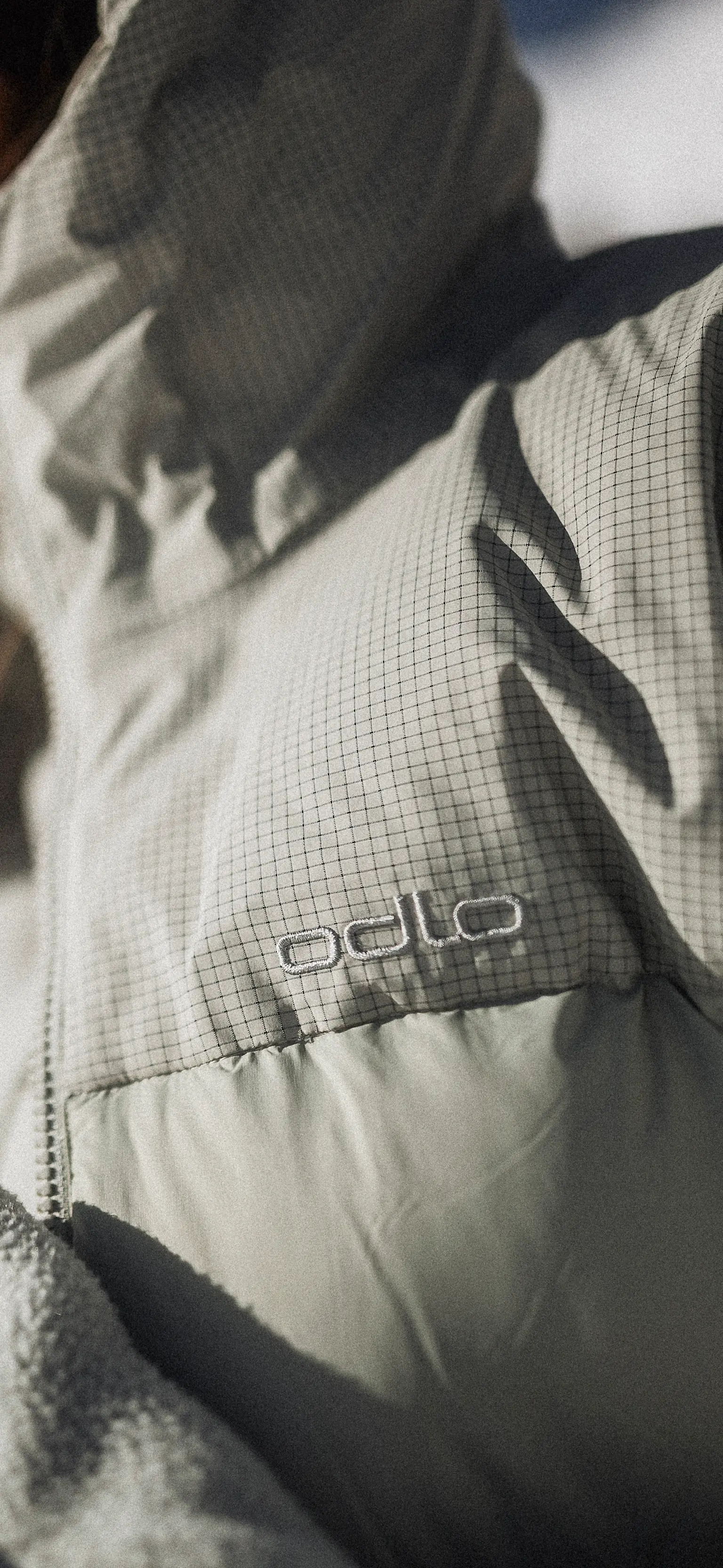 FW25- Ascent down hooded jacket