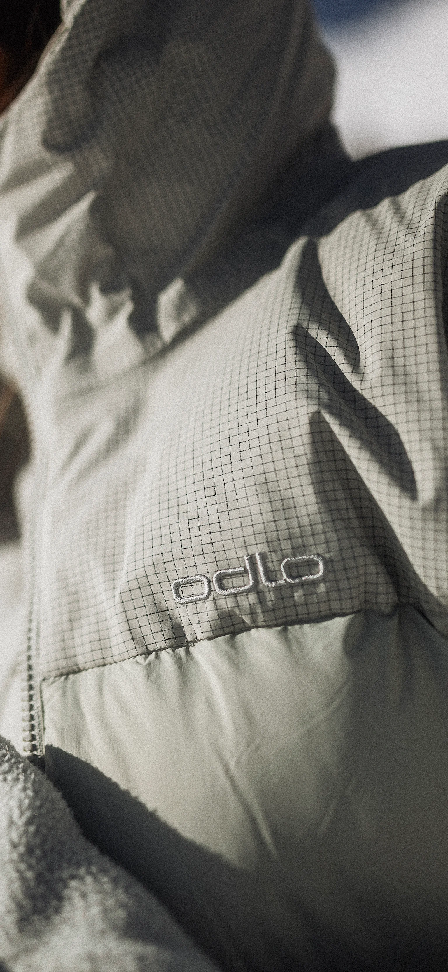 FW25- Ascent down hooded jacket