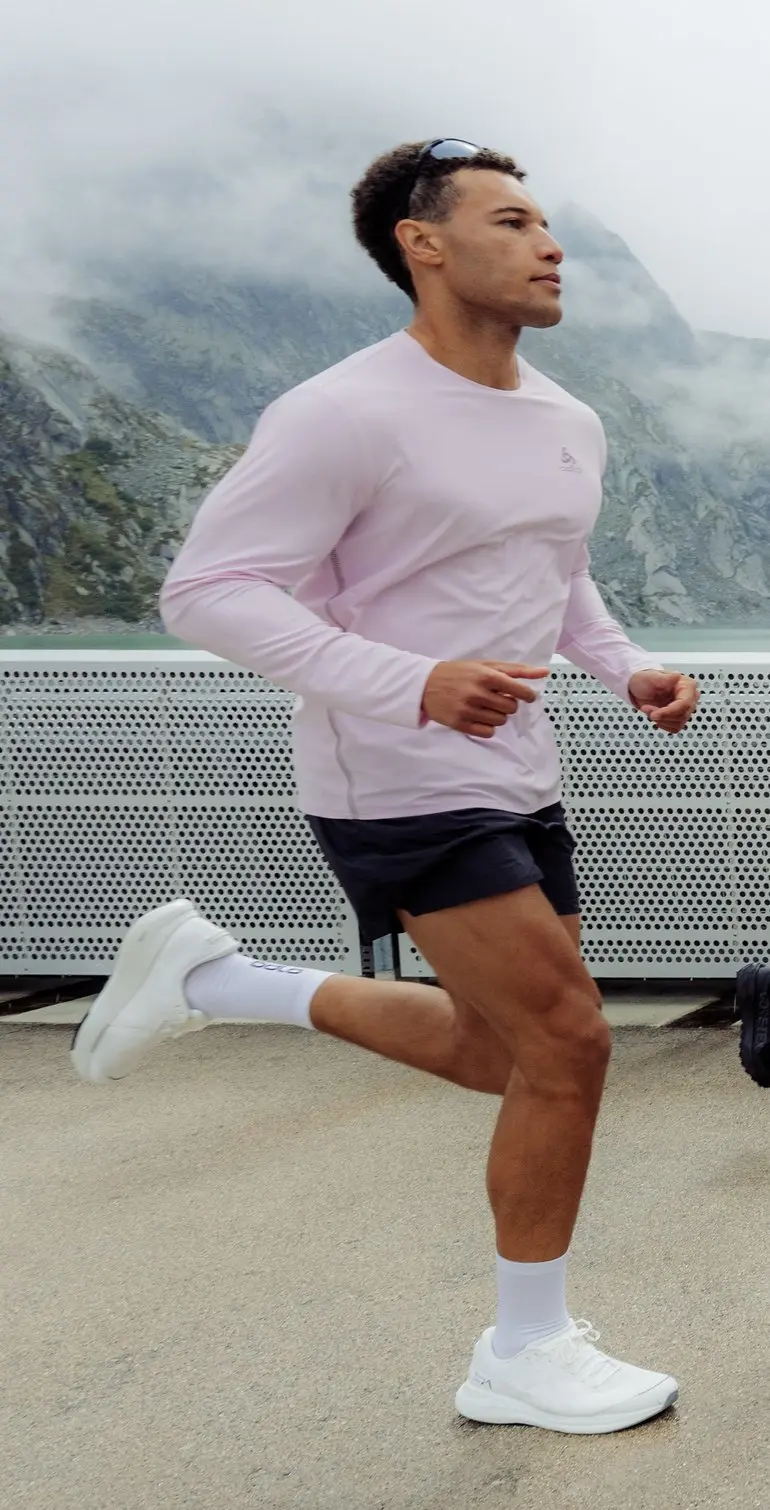 The Zeroweight Chill-Tec long-sleeve running t-shirt 2.0 men