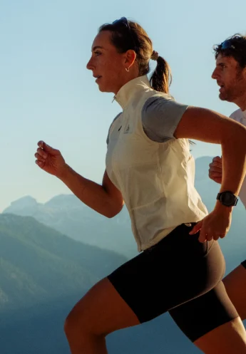 The Zeroweight running vest women- windproof feature