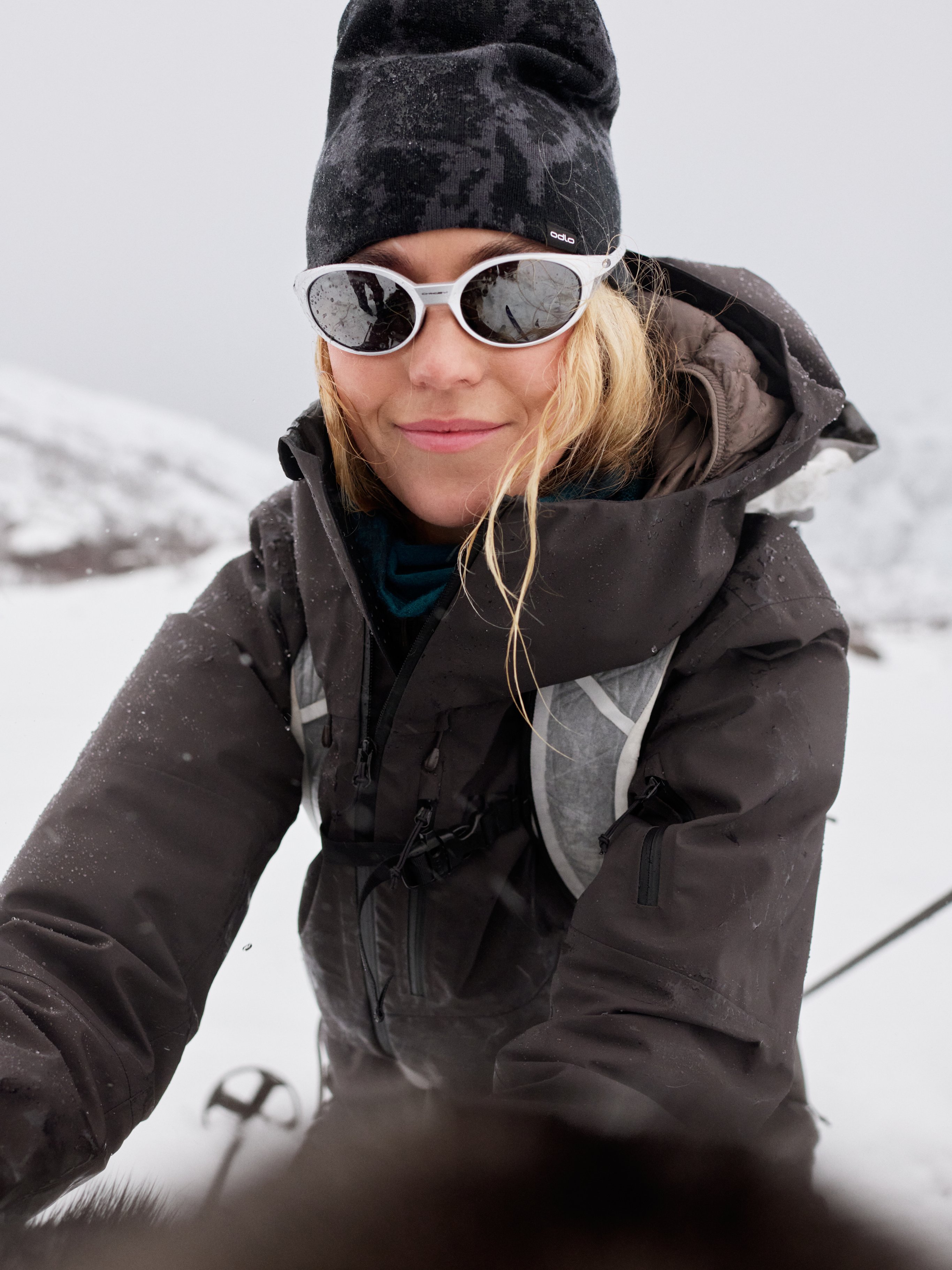 care guide hardshell jacket tout grid FW26 D
