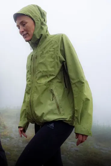 SS26 image The Ascent 3L waterproof hardshell jacket 2.0 women cross-sell