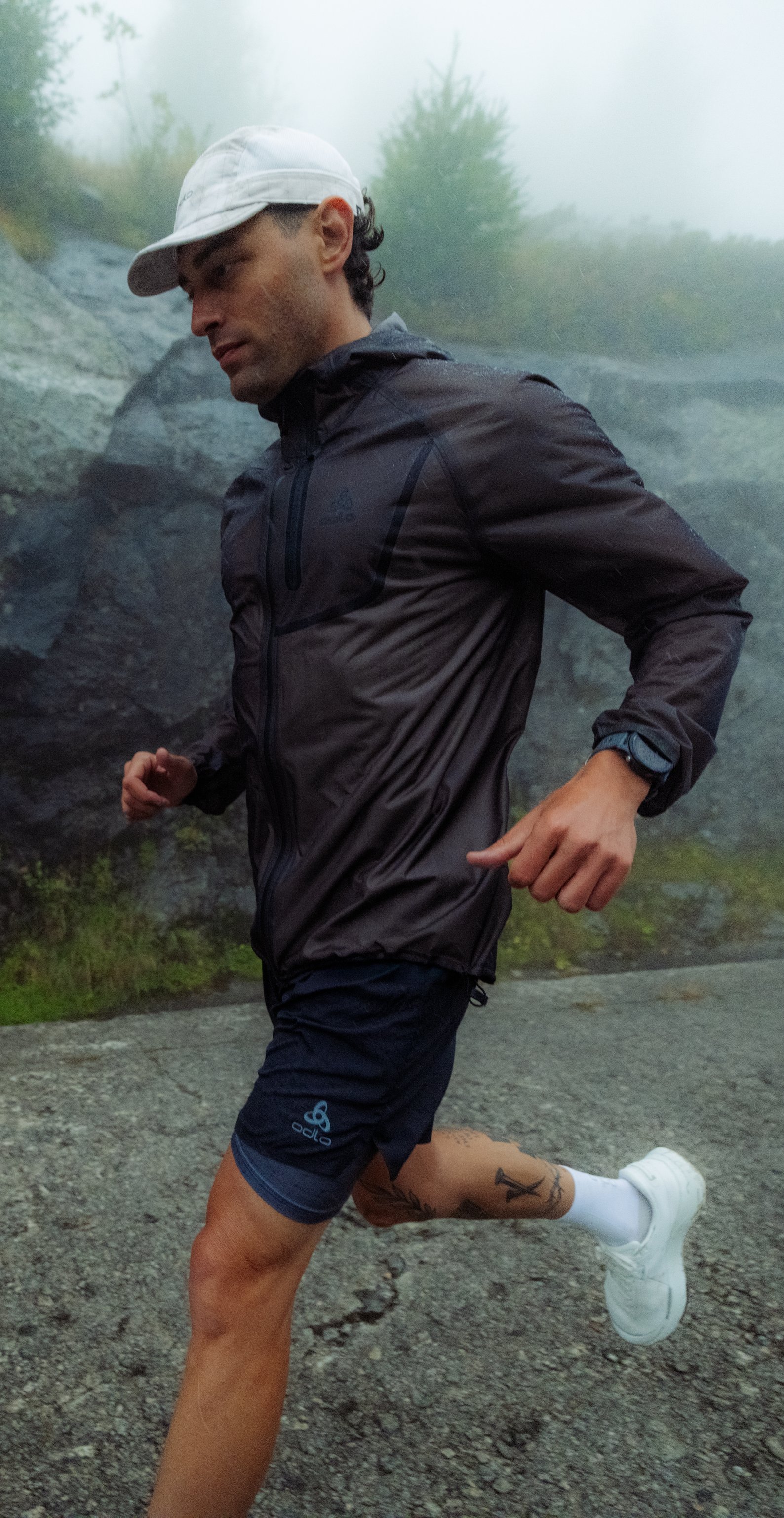 SS26 Blog Performance without PFAS men running in new Dual Dry jacket
