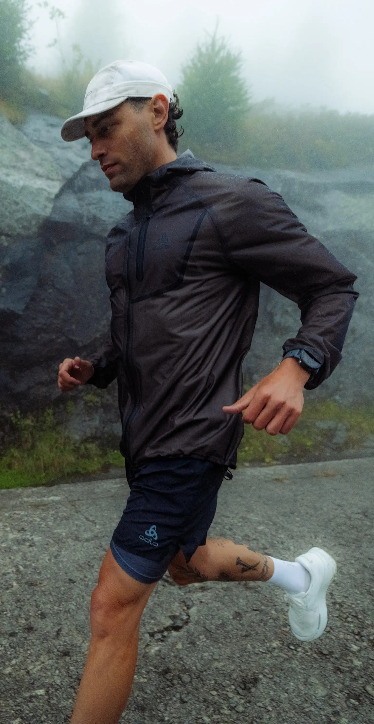 SS26 Blog Performance without PFAS men running in new Dual Dry jacket