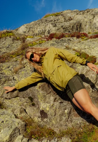 The Essentials windbreaker hooded jacket - lightweight feature