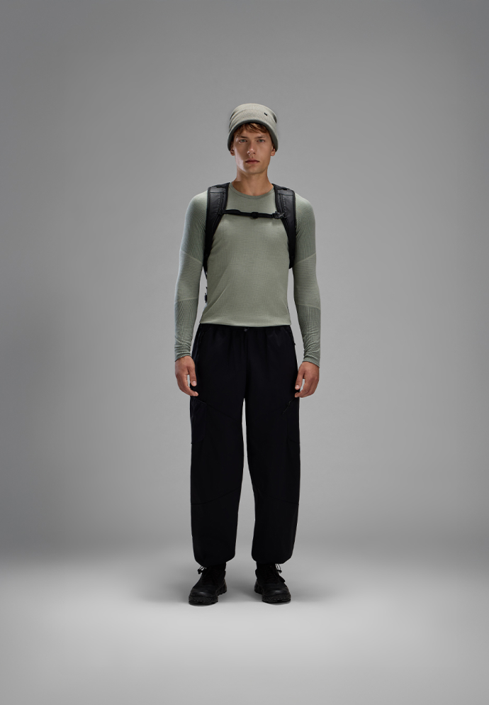 PW seamless base layer for hiking