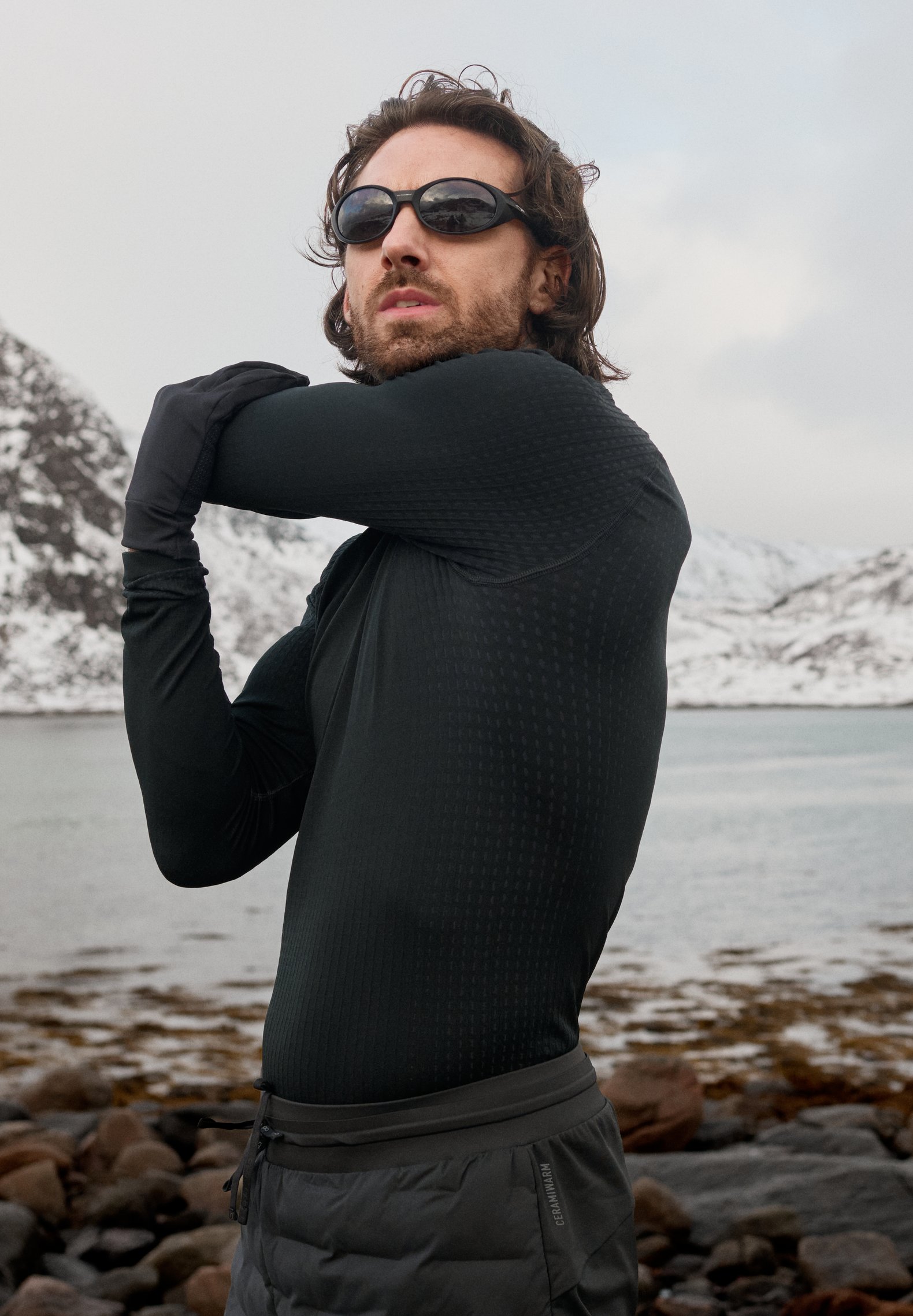 FW26 Winter running guide shoppale portrait blackcomb base layer men black De