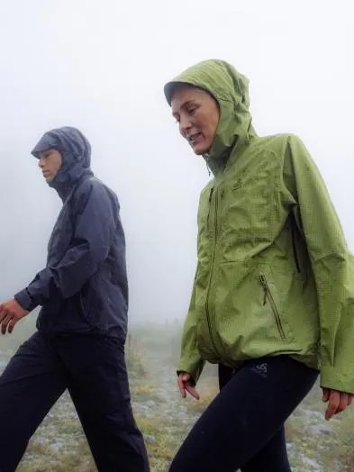 SS26 Blog Tout Grid one Performance without PFAS Ascent rain jacket