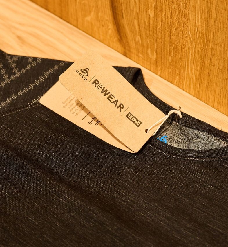 Half width tout Close the loop ReWEAR Resale