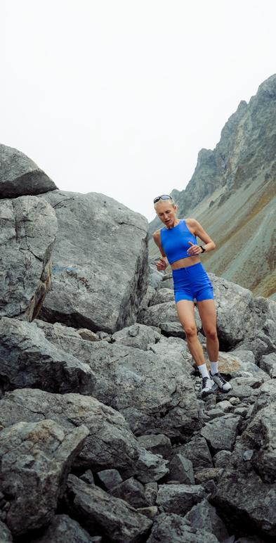 The X-Alp cargo trail running crop tank