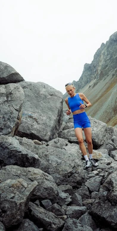 The X-Alp cargo trail running crop tank