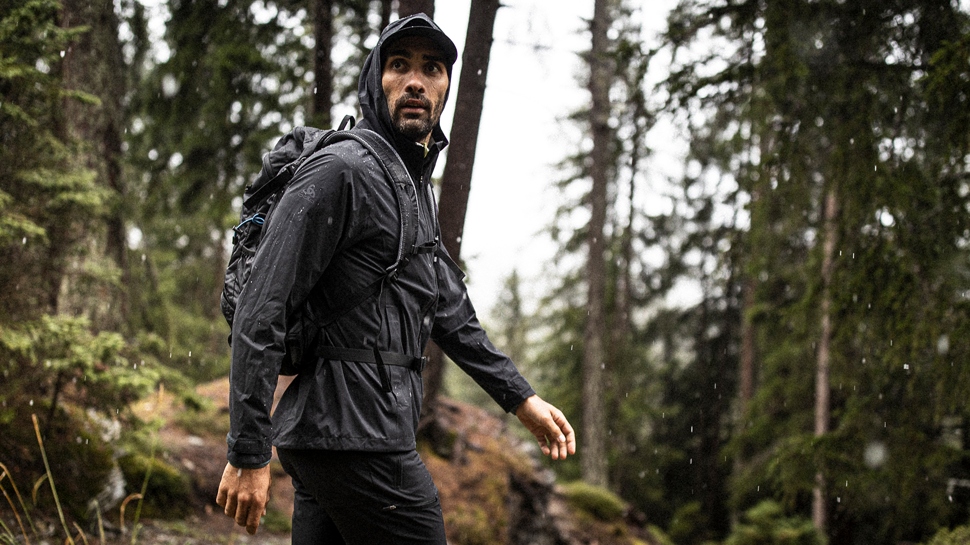 Dual Dry Waterproof Running Jacket in black | Odlo